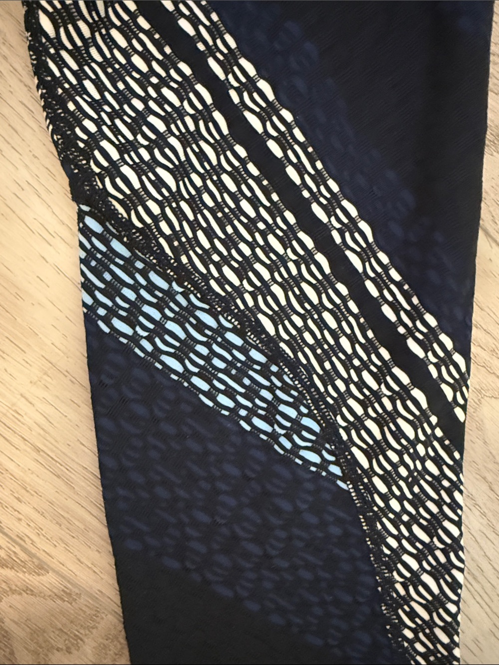 Vimmia Small Navy & Black Textured leggings - Picture 4 of 4